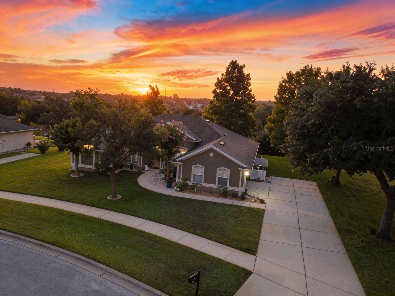 12734 COLONNADE CIR, Clermont, FL 34711