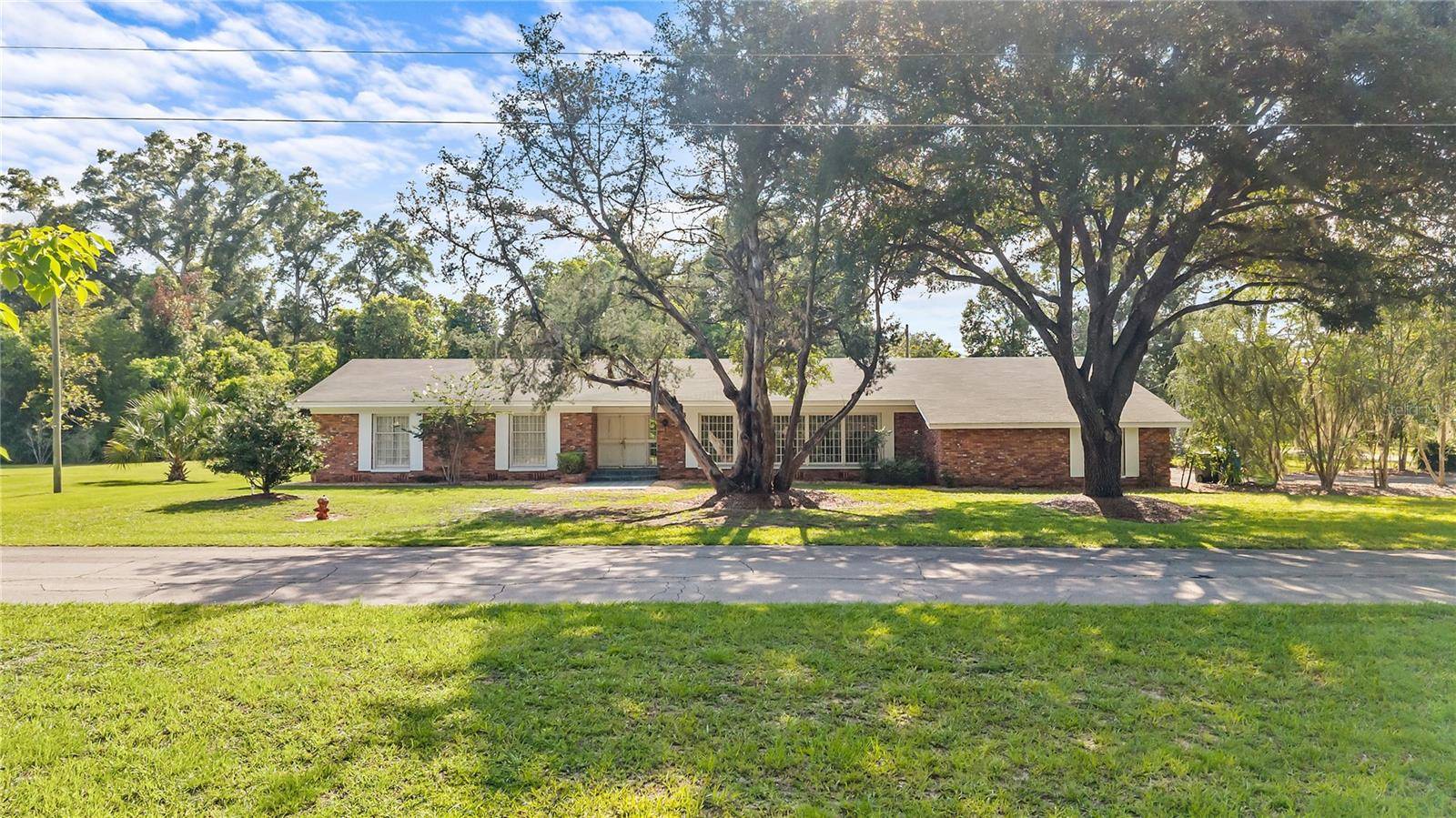 214 SE 2ND ST, Chiefland, FL 32626