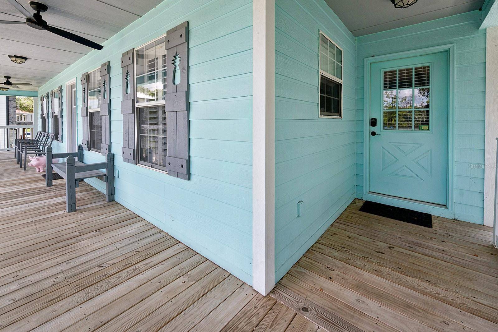 8213 RIVERVIEW RD, Fanning Springs, FL 32693
