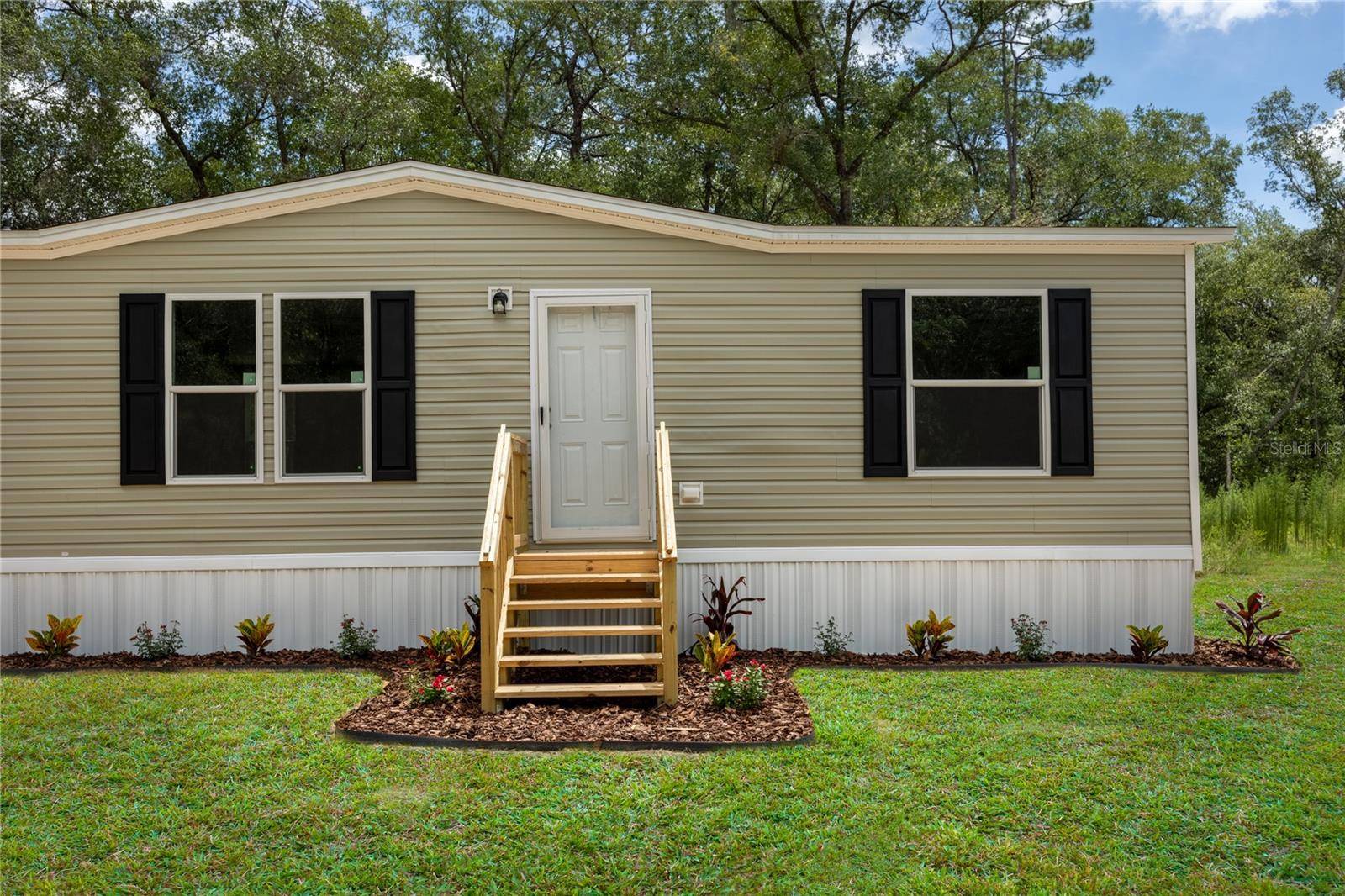 104 JACKSON AVE, Interlachen, FL 32148