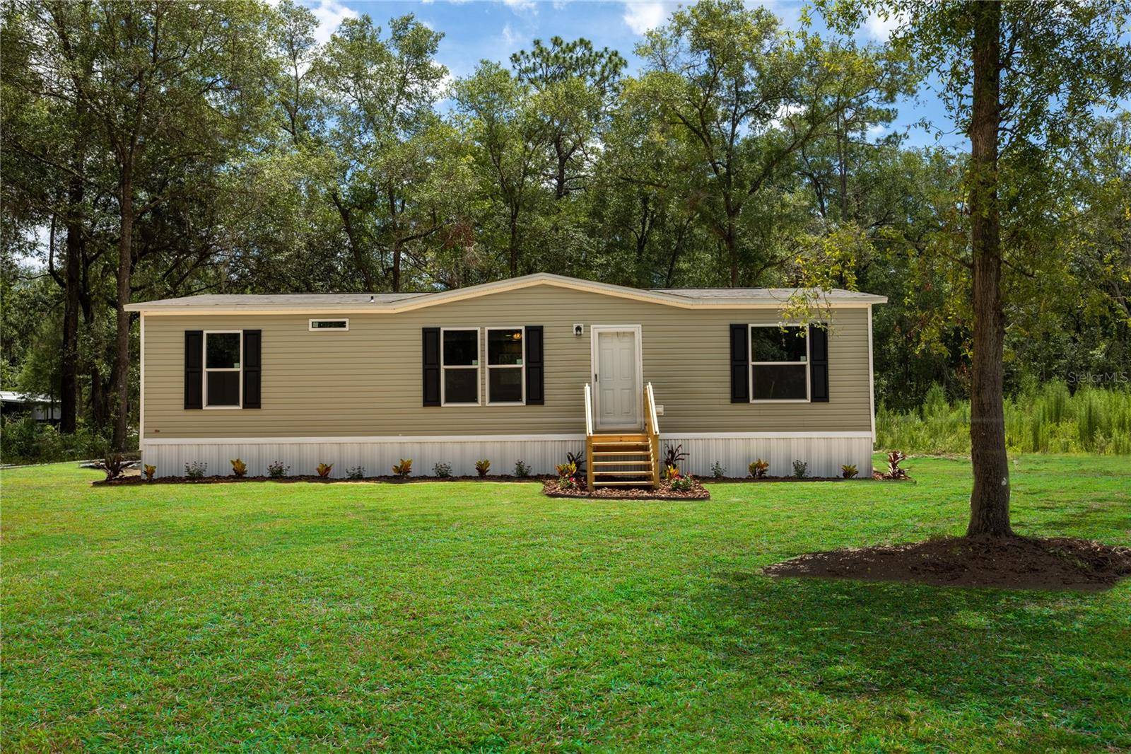 104 JACKSON AVE, Interlachen, FL 32148