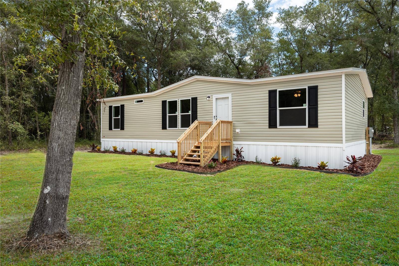 104 JACKSON AVE, Interlachen, FL 32148