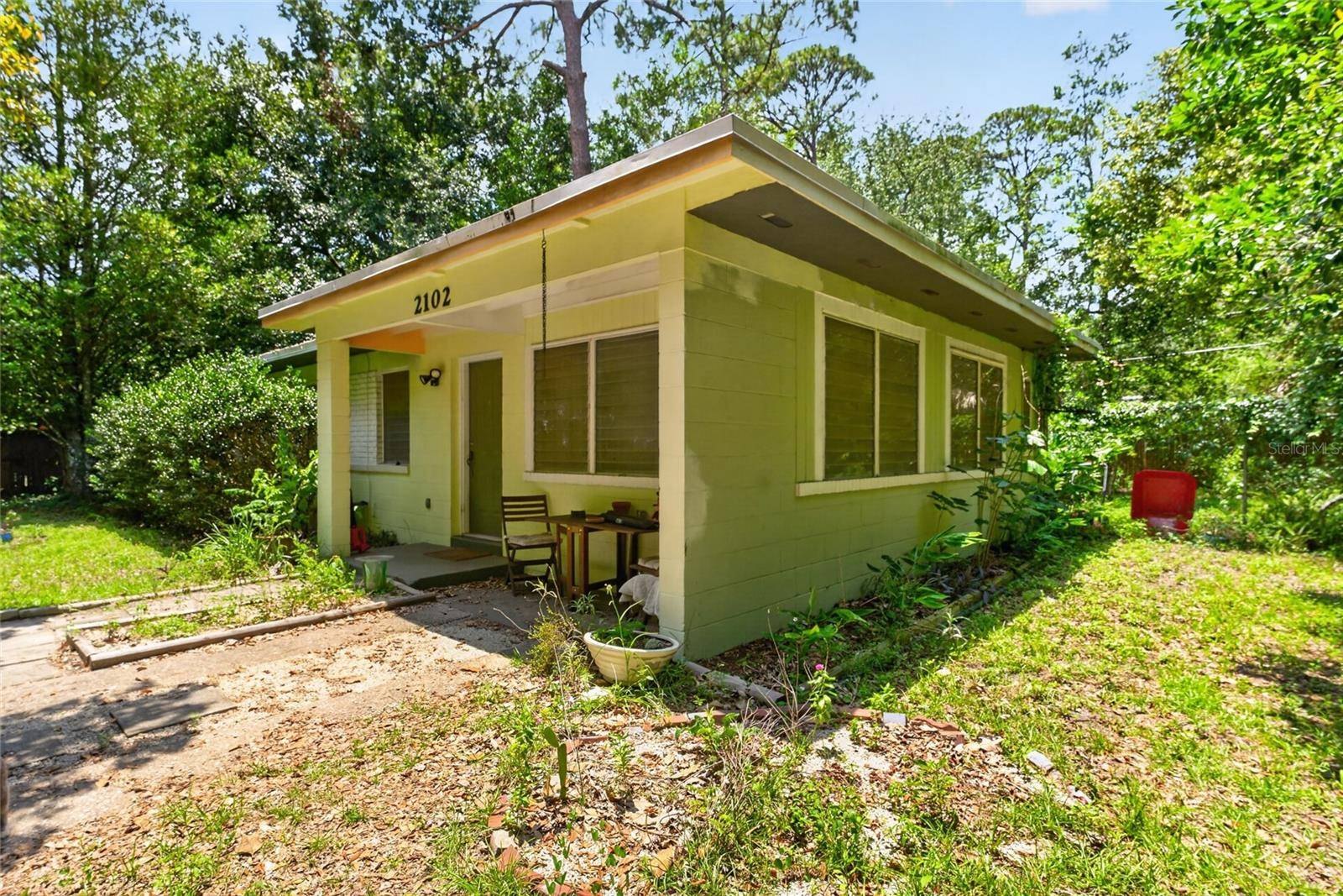 2102 NE 8TH ST, Gainesville, FL 32609