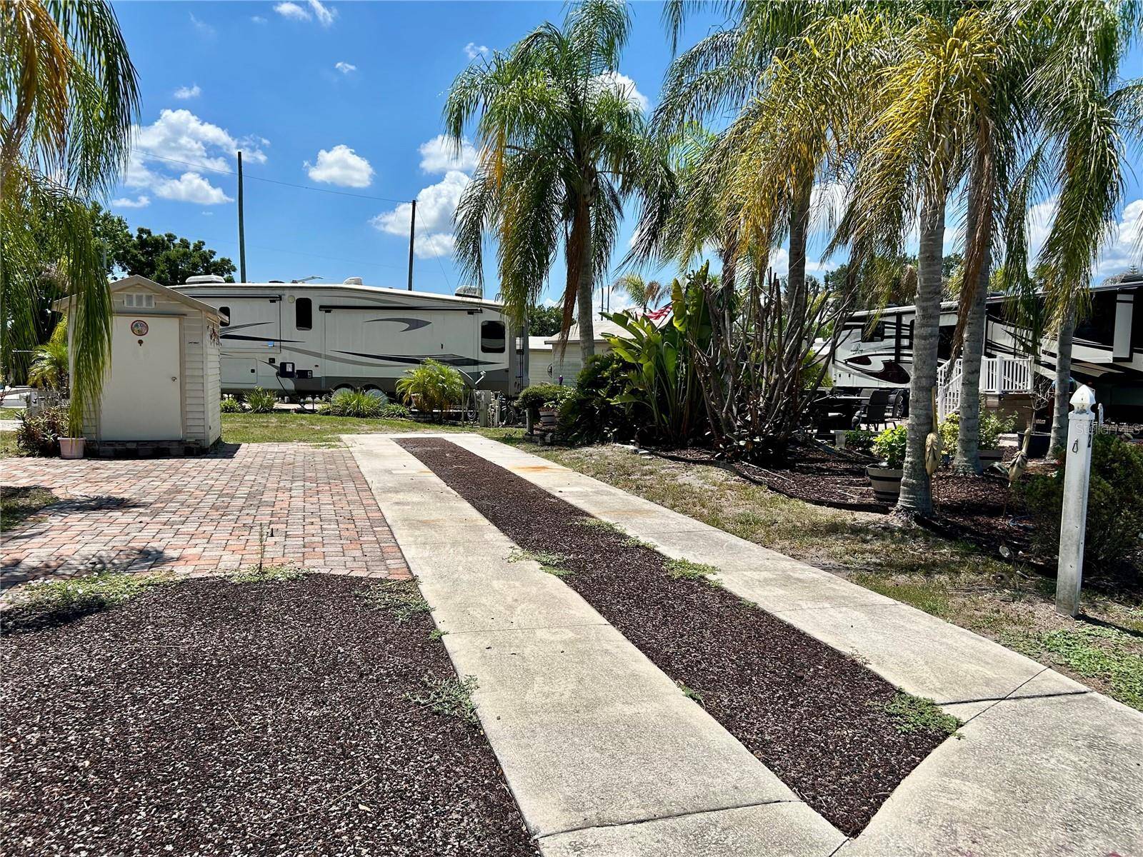 2928 BIRDIE DR, Bowling Green, FL 33834