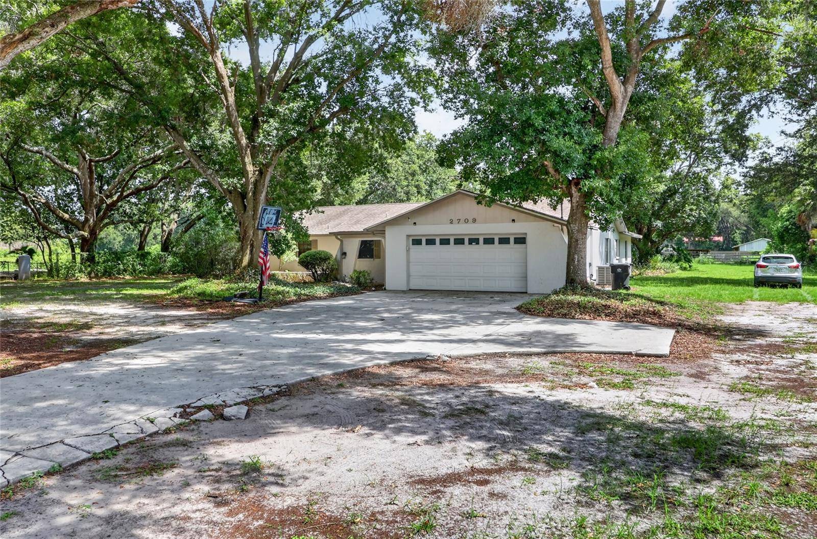 2709 W SAM ALLEN RD, Plant City, FL 33565