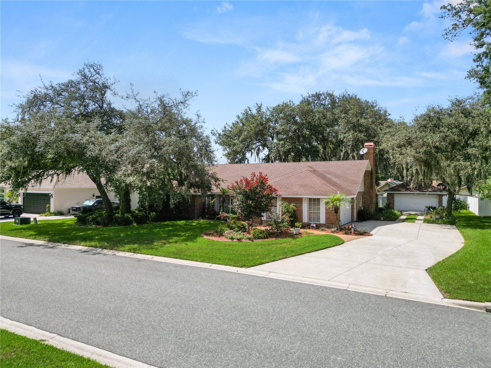 1626 SHERWOOD LAKES BLVD, Lakeland, FL 33809