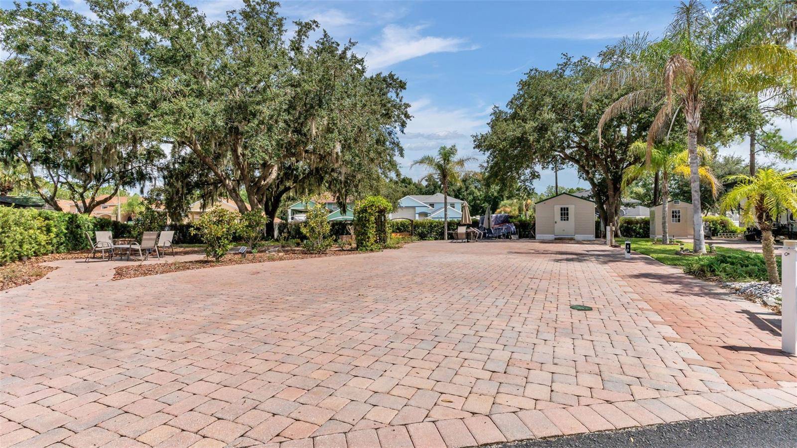 16325 CHERRY TREE CT, Clermont, FL 34714