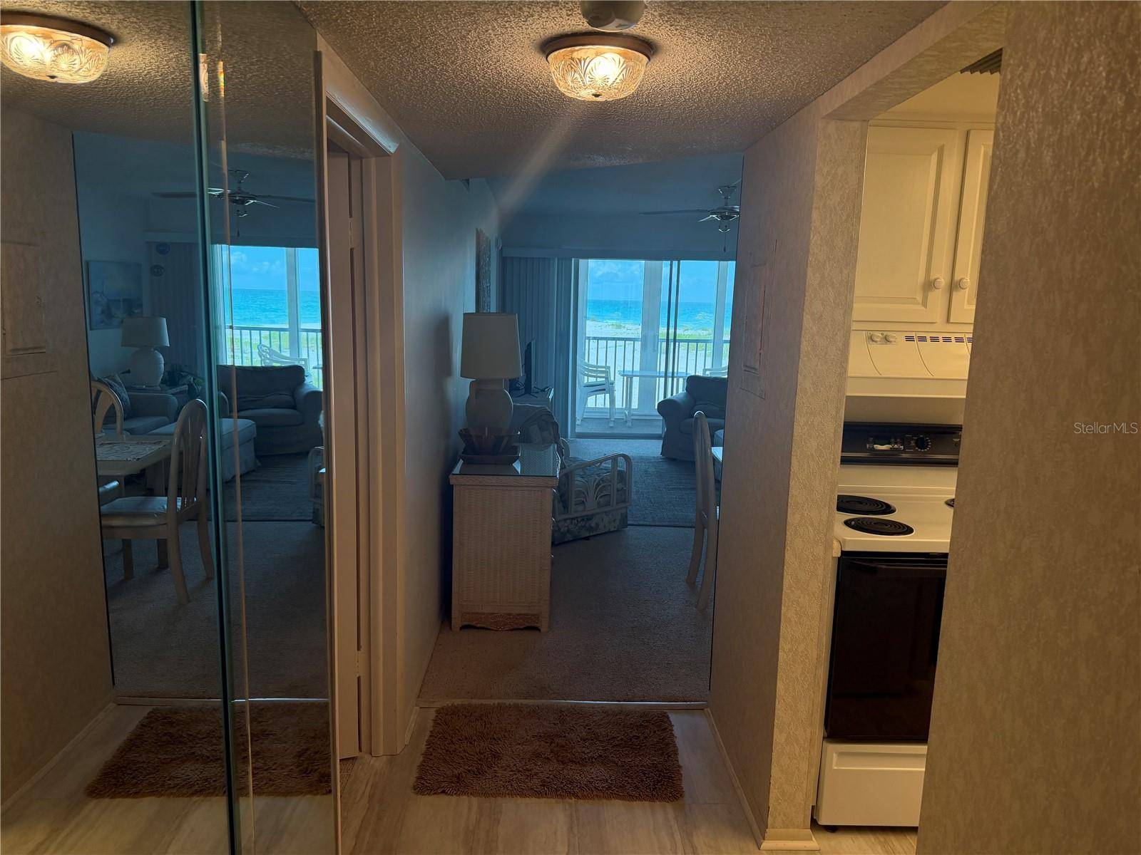 1400 TARPON CENTER DR #202, Venice, FL 34285
