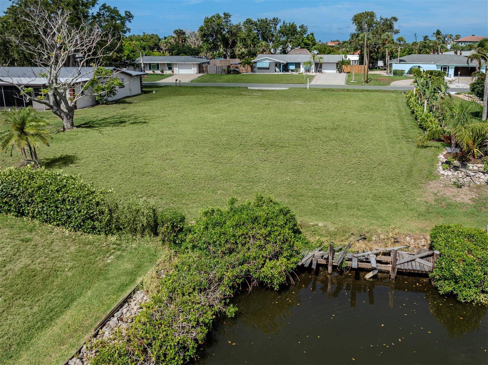 458 N SHORE DR, Osprey, FL 34229