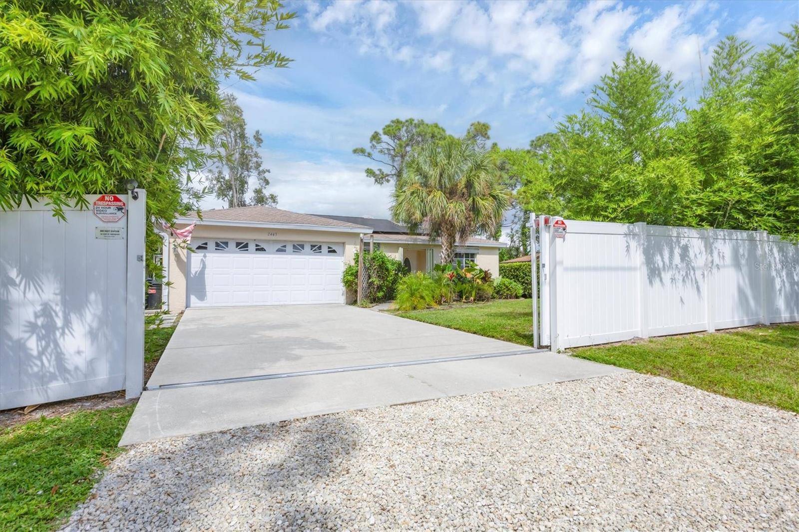 2445 APACHE ST, Sarasota, FL 34231