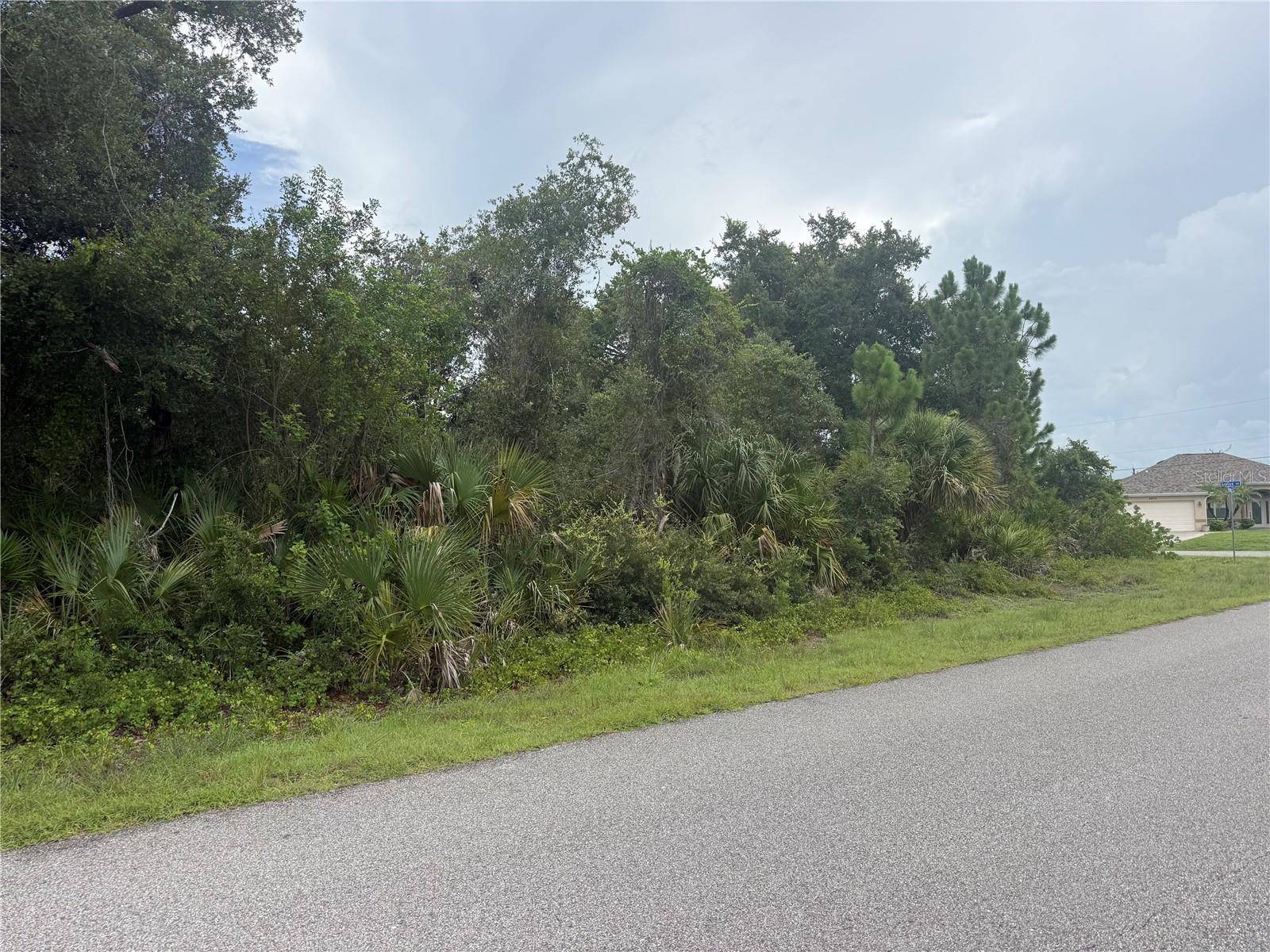 POMONA AVE, North Port, FL 34288