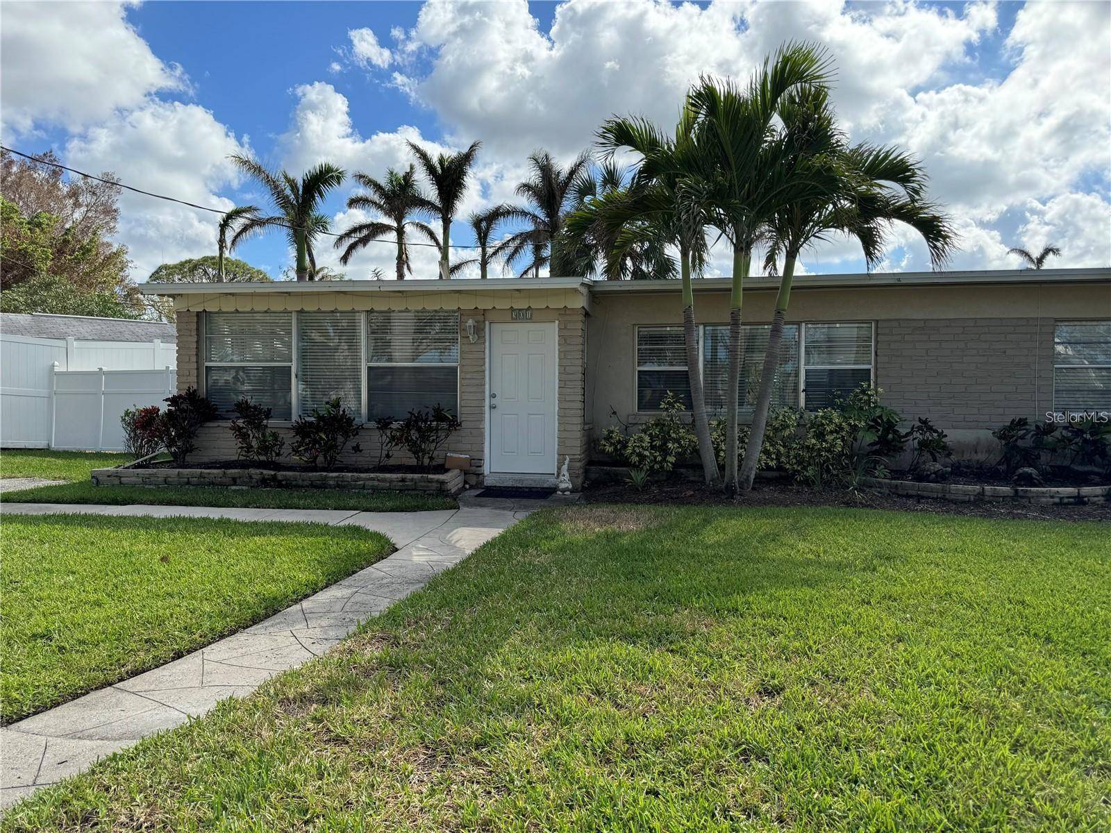 301 COLONIA LN W, Nokomis, FL 34275