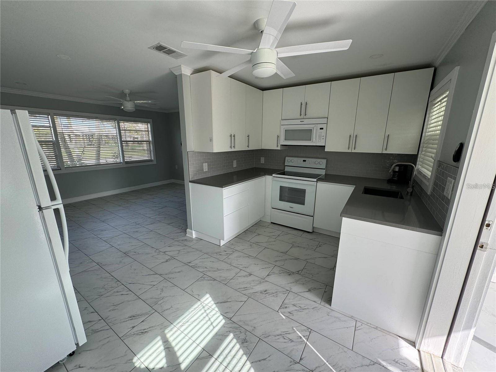 301 COLONIA LN W, Nokomis, FL 34275