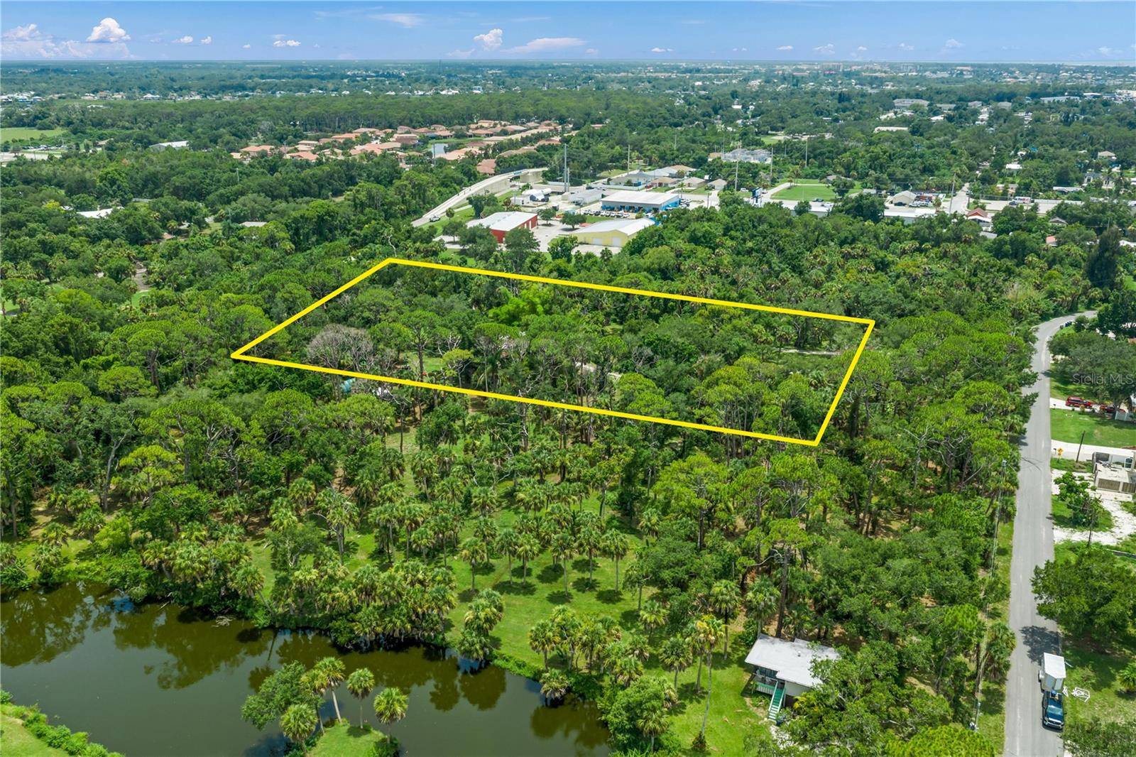 1210 TWIN LAKES AVE, Nokomis, FL 34275