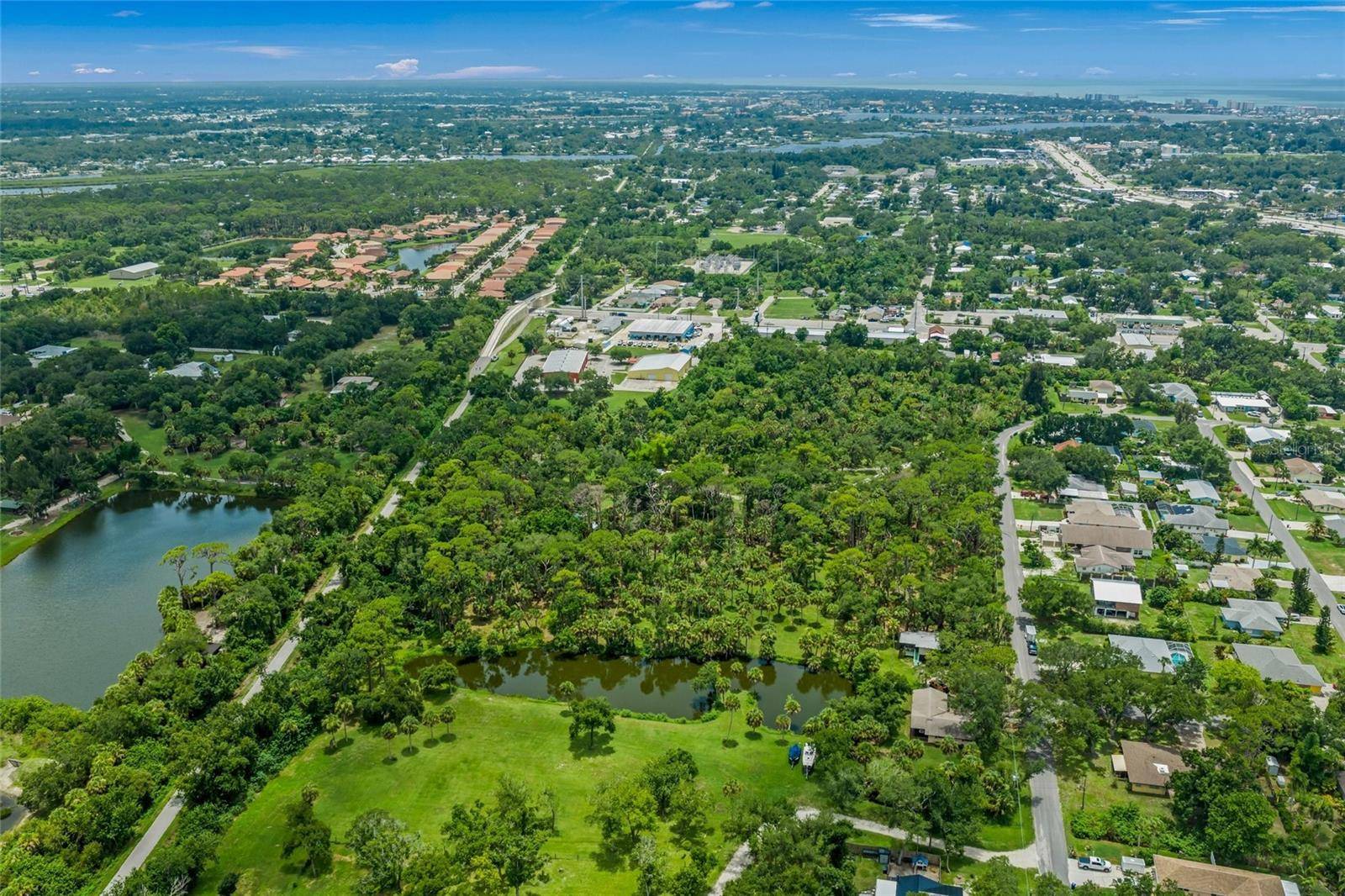 1210 TWIN LAKES AVE, Nokomis, FL 34275