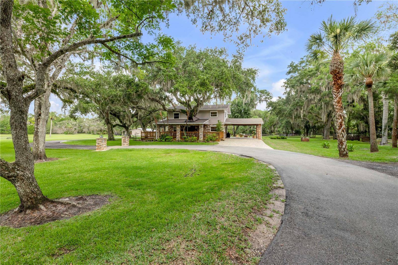 800 HIDDEN OAKS LN, Oak Hill, FL 32759