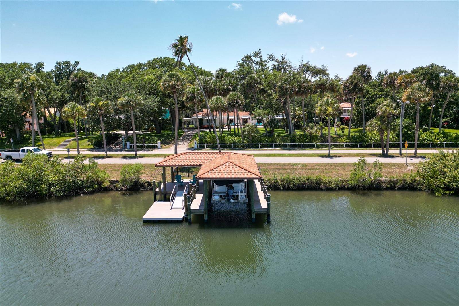 636 N RIVERSIDE DR, New Smyrna Beach, FL 32168