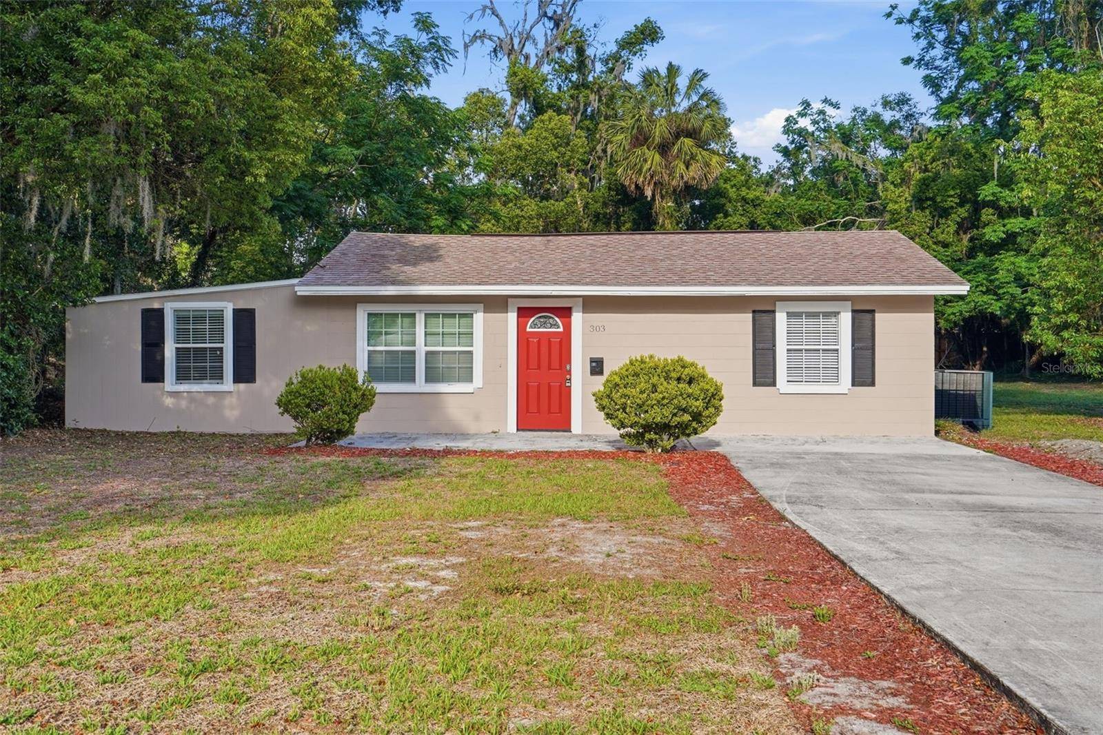 303 JOSEPHINE AVE, Fruitland Park, FL 34731