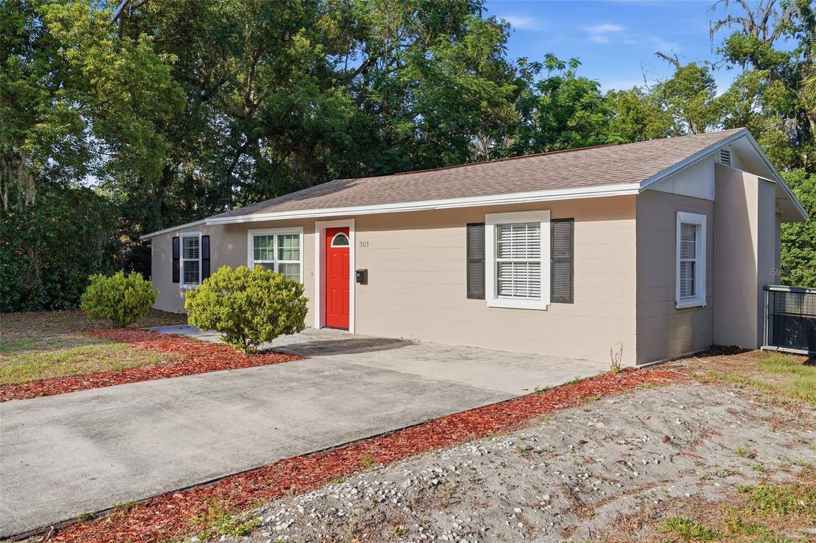 303 JOSEPHINE AVE, Fruitland Park, FL 34731