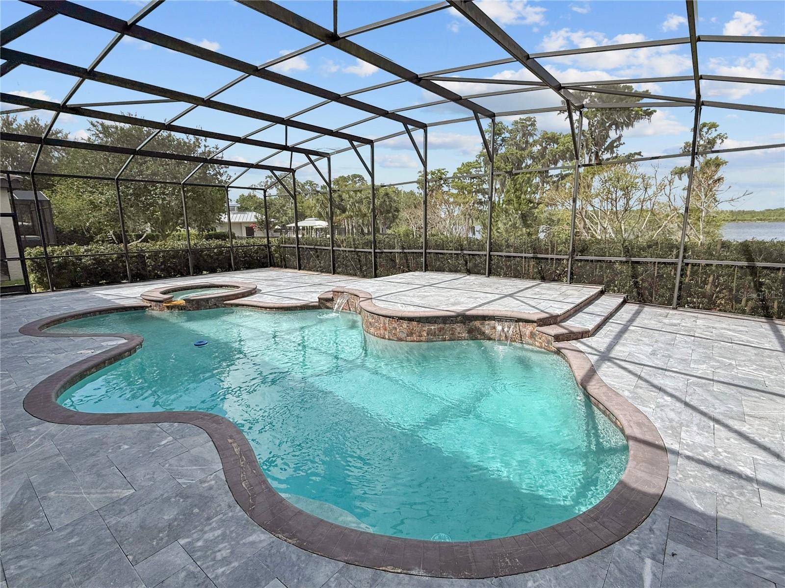 8394 LOOKOUT POINTE DR, Windermere, FL 34786