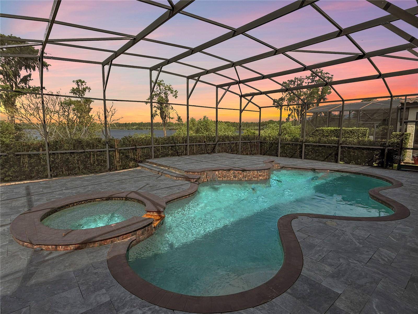 8394 LOOKOUT POINTE DR, Windermere, FL 34786