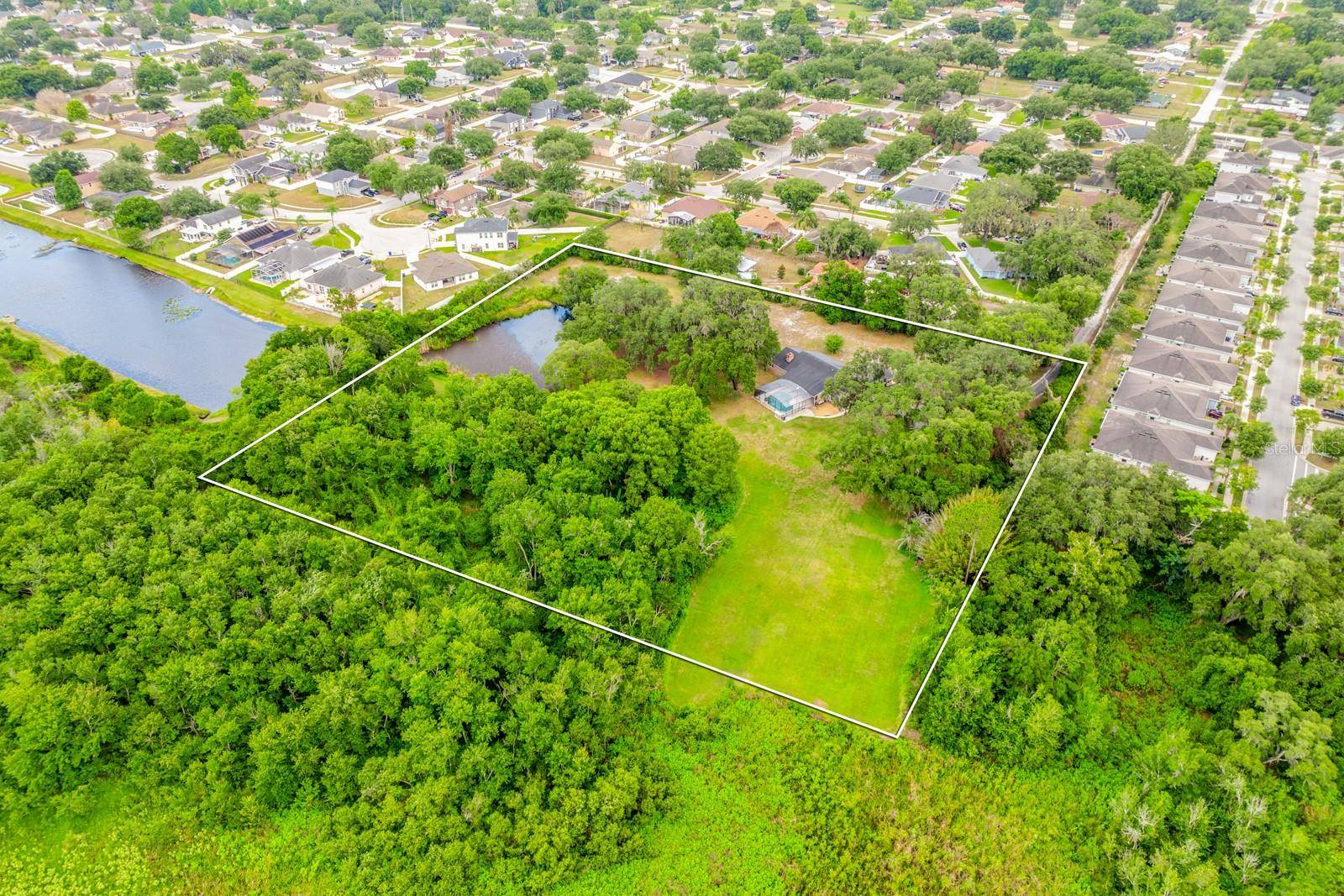 1600 E 10TH ST, St Cloud, FL 34771