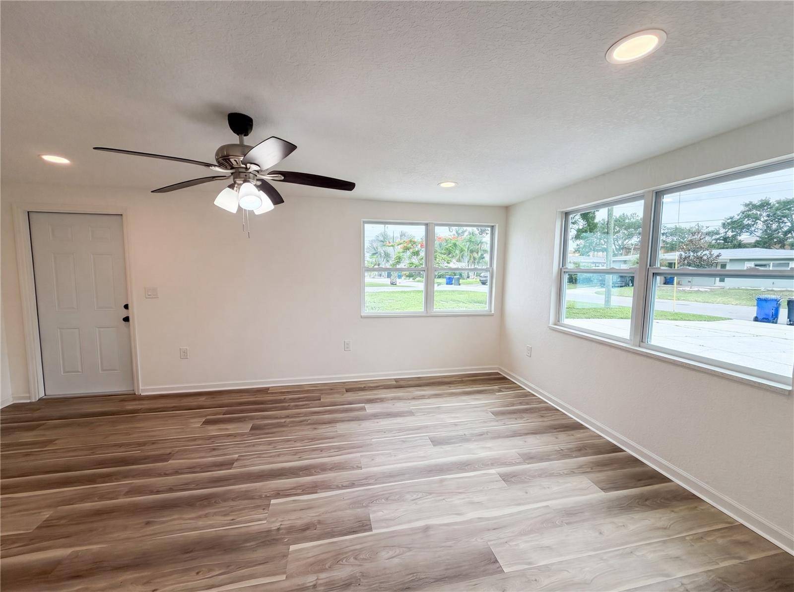 567 BAYWOOD DR N, Dunedin, FL 34698