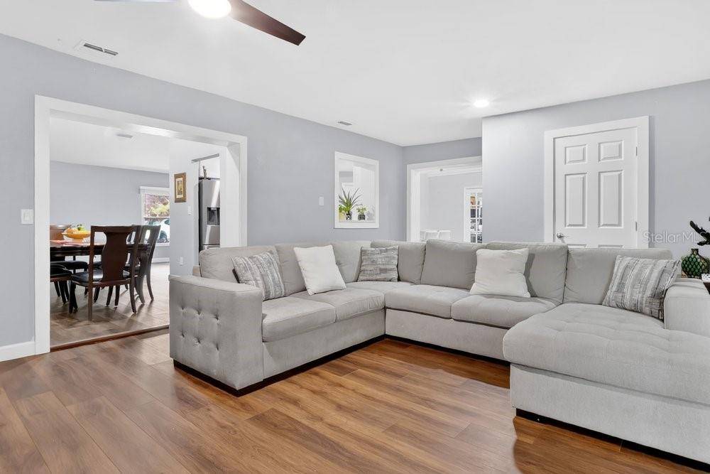 1092 W RIVIERA BLVD, Oviedo, FL 32765
