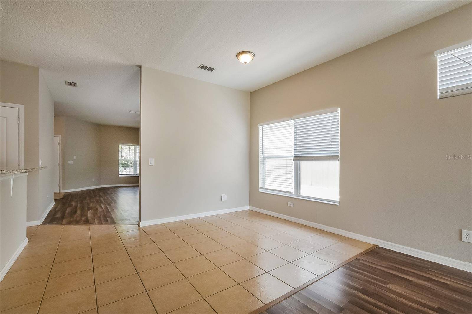 1221 LONGVILLE CIR, Tavares, FL 32778