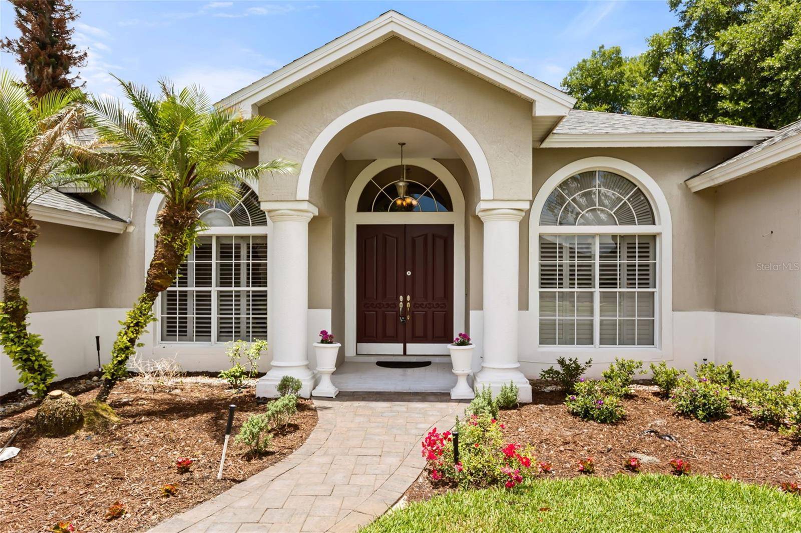 1521 EDGEWATER DR, Mount Dora, FL 32757