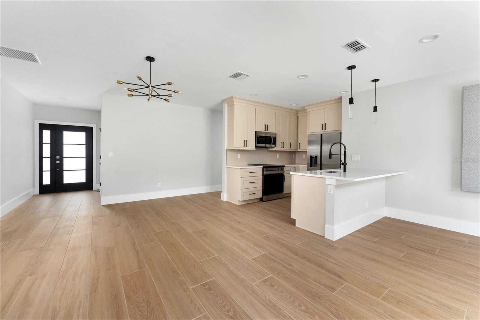 457 RIVERVIEW AVE, Sanford, FL 32771