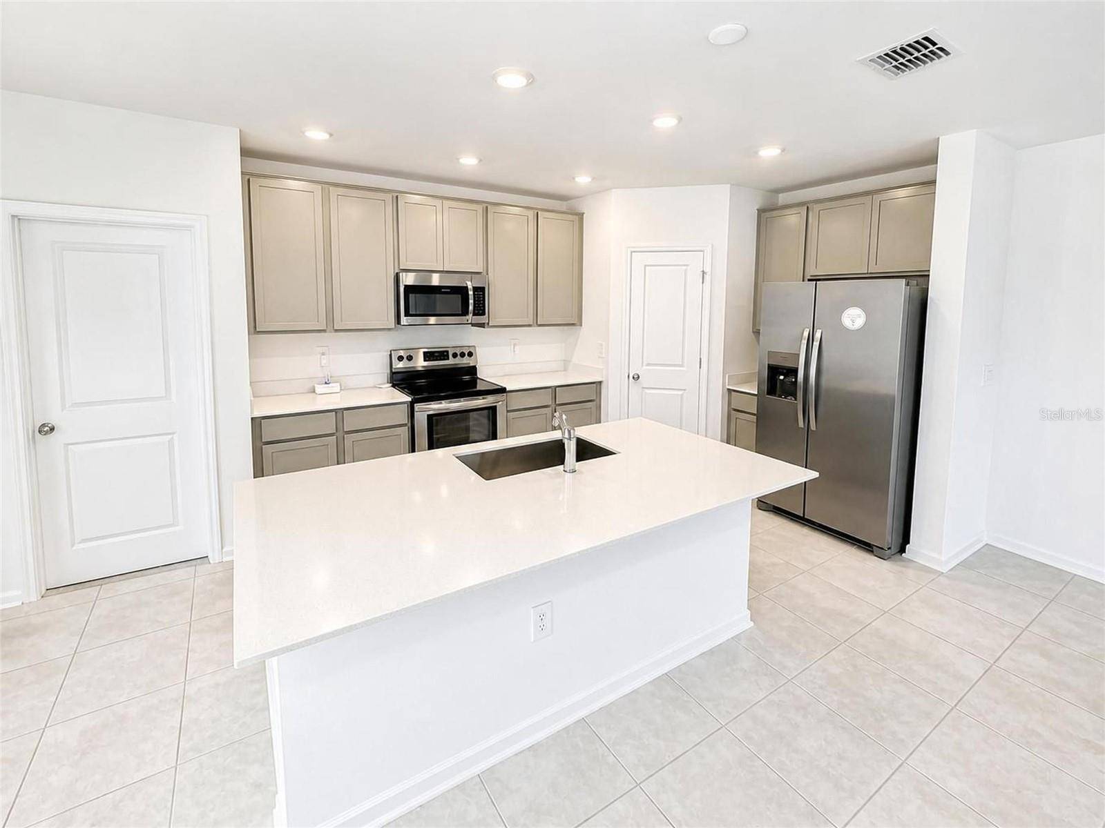 809 TIMBERLAND DR, Eagle Lake, FL 33839