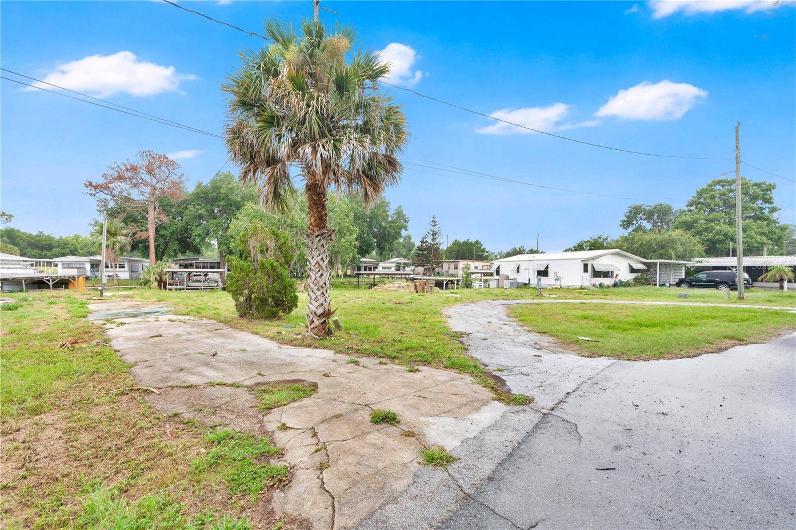 13450 PALM DR, Astatula, FL 34705