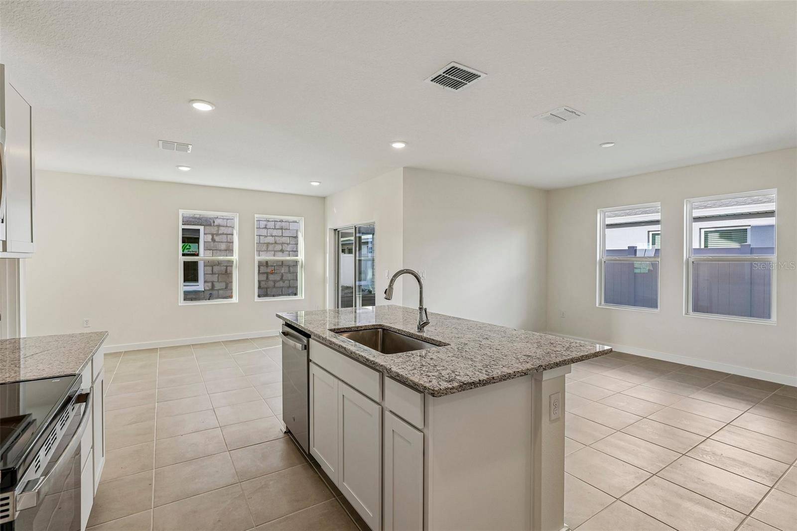 2720 MEADOW CREST DR, St Cloud, FL 34773