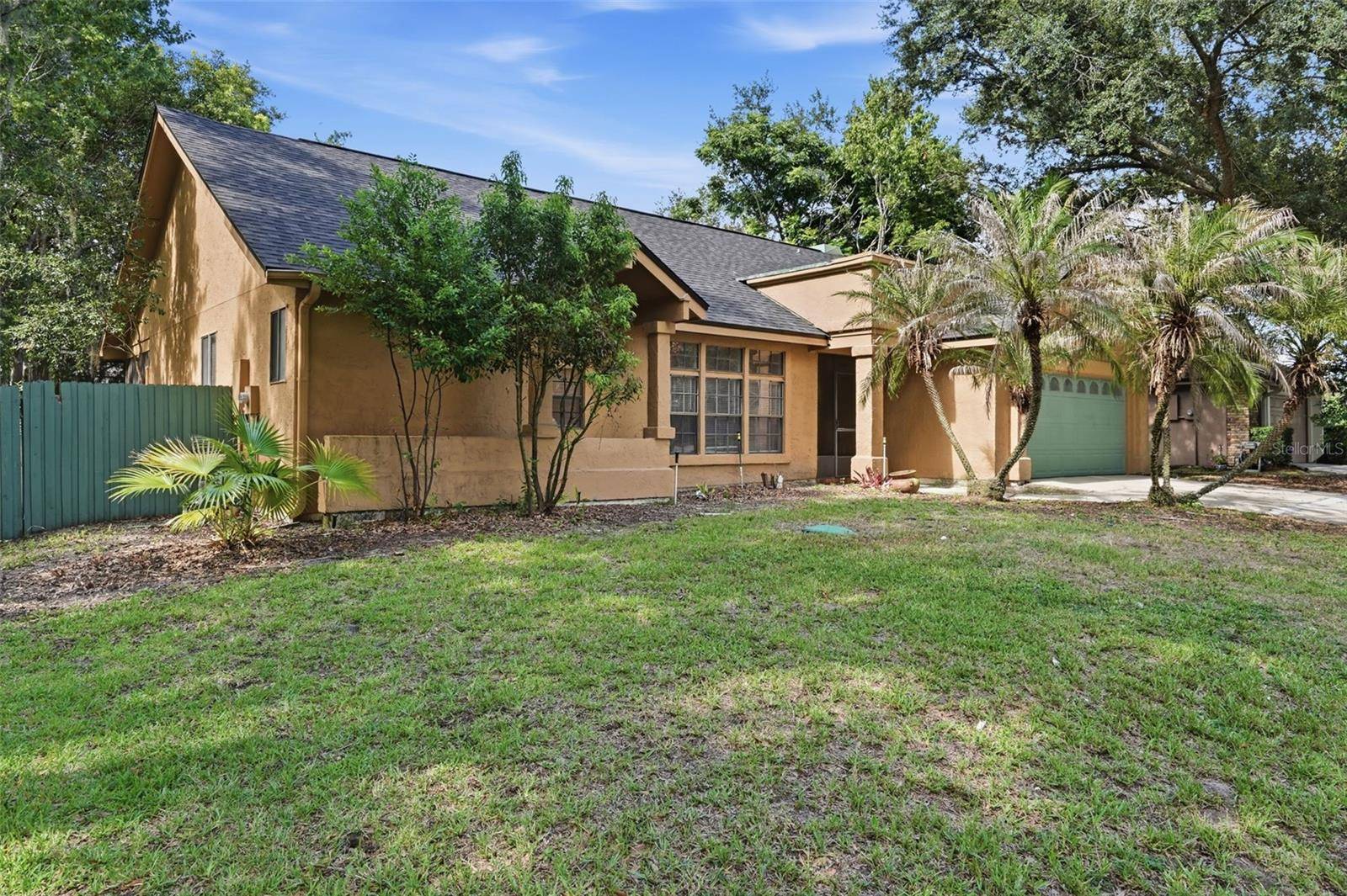 733 SWAYING PALM DR, Apopka, FL 32712