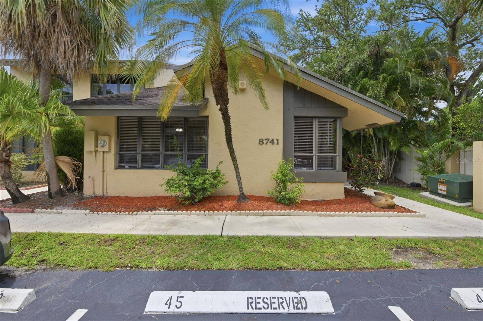 8741 CLEARY BLVD, Fort Lauderdale, FL 33324
