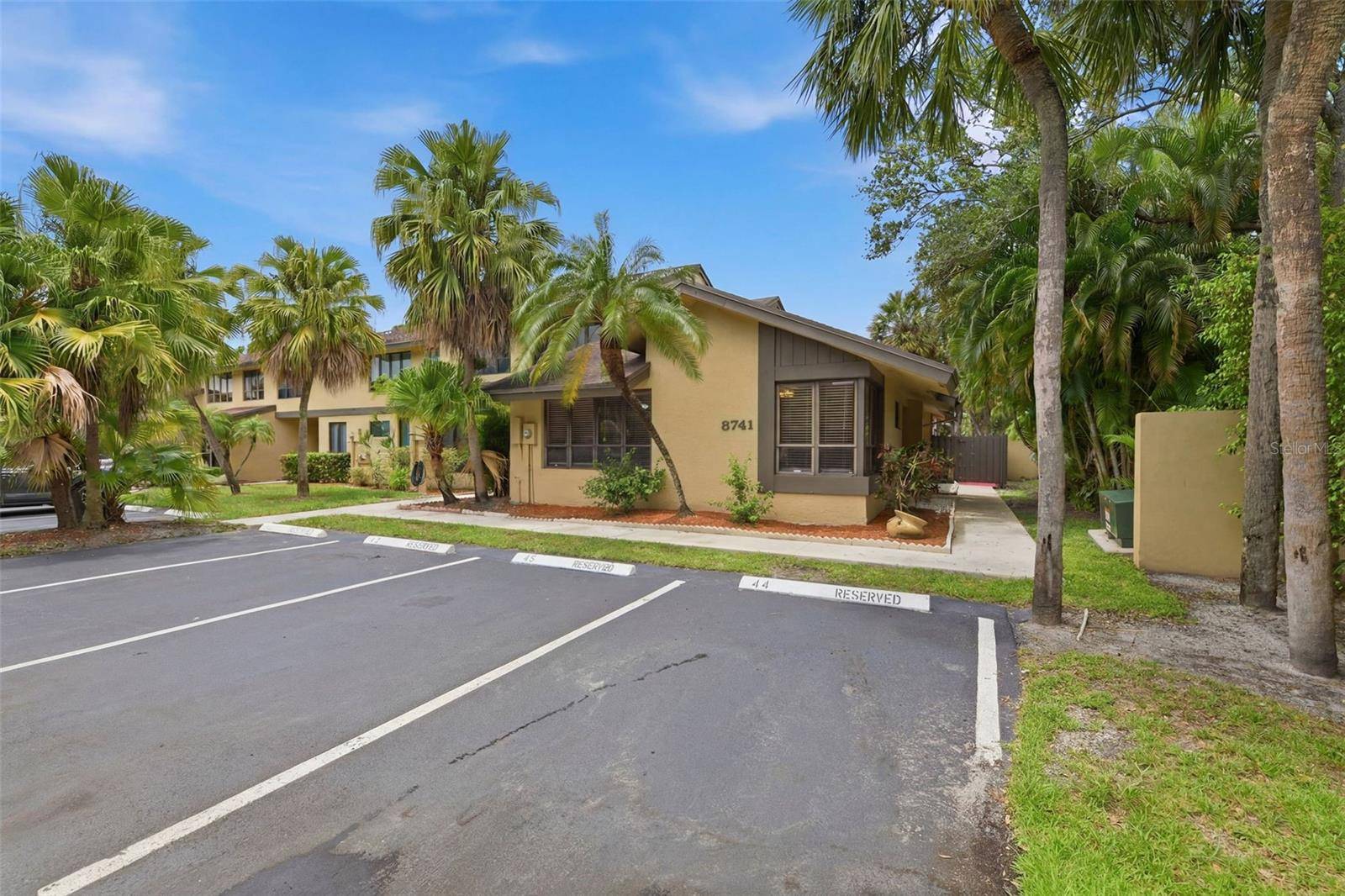 8741 CLEARY BLVD, Fort Lauderdale, FL 33324