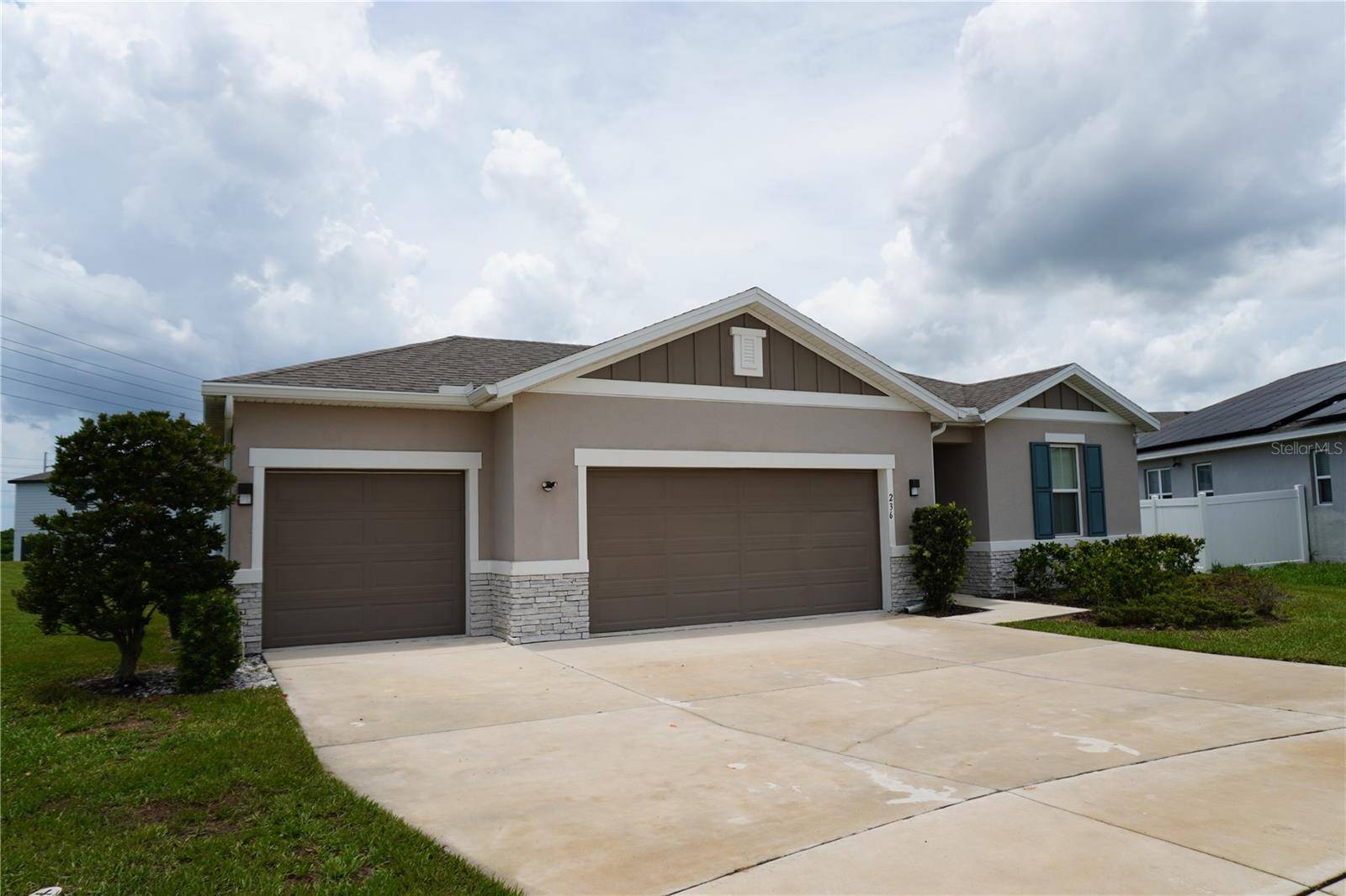 236 HILLCREST DR, Dundee, FL 33838