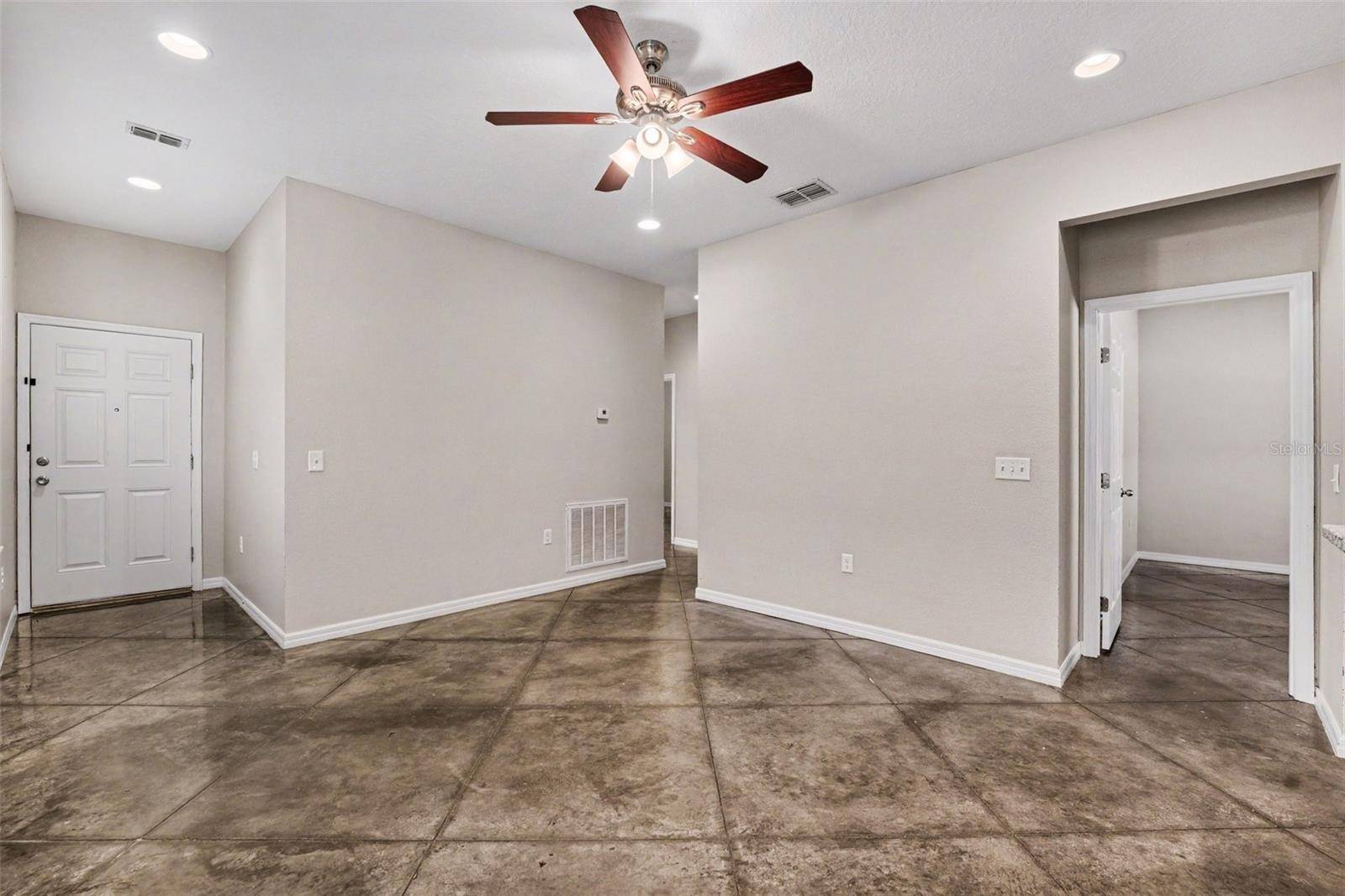 2865 WHISPERING TRAILS DR, Winter Haven, FL 33884