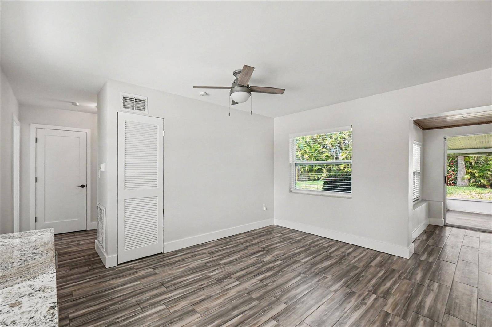 2009 TARPON RD, Palmetto, FL 34221
