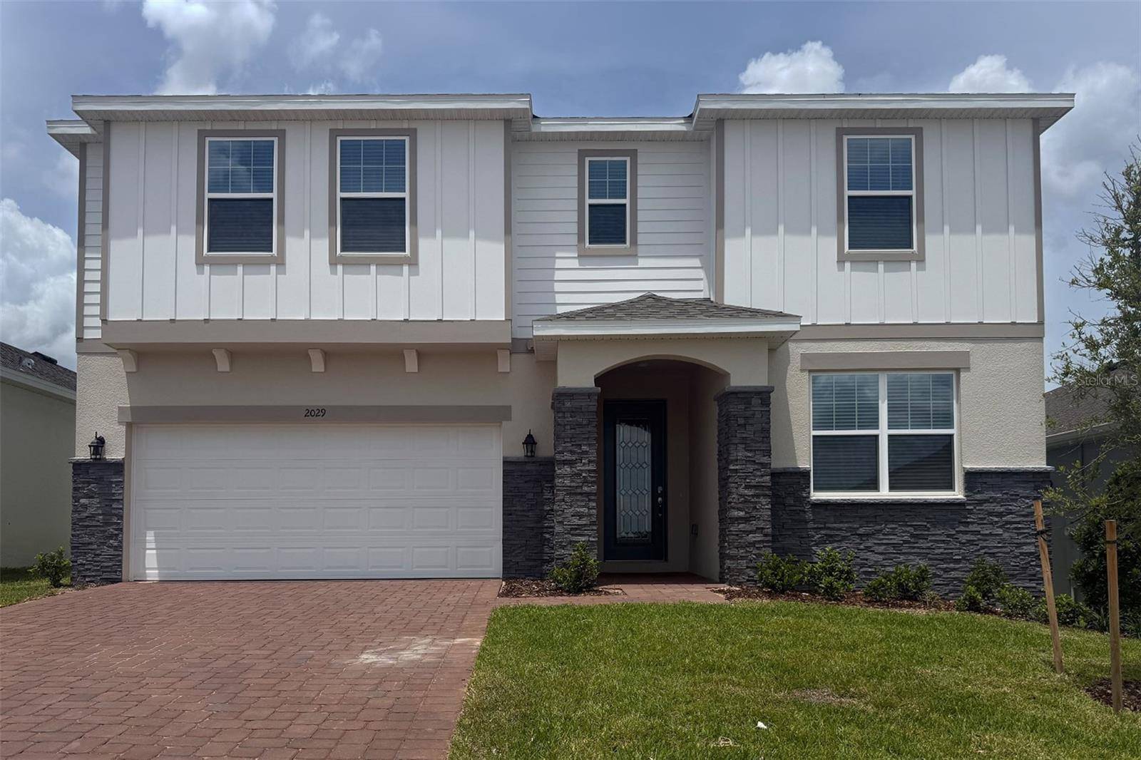 2029 HEART LAKE DR, Groveland, FL 34736