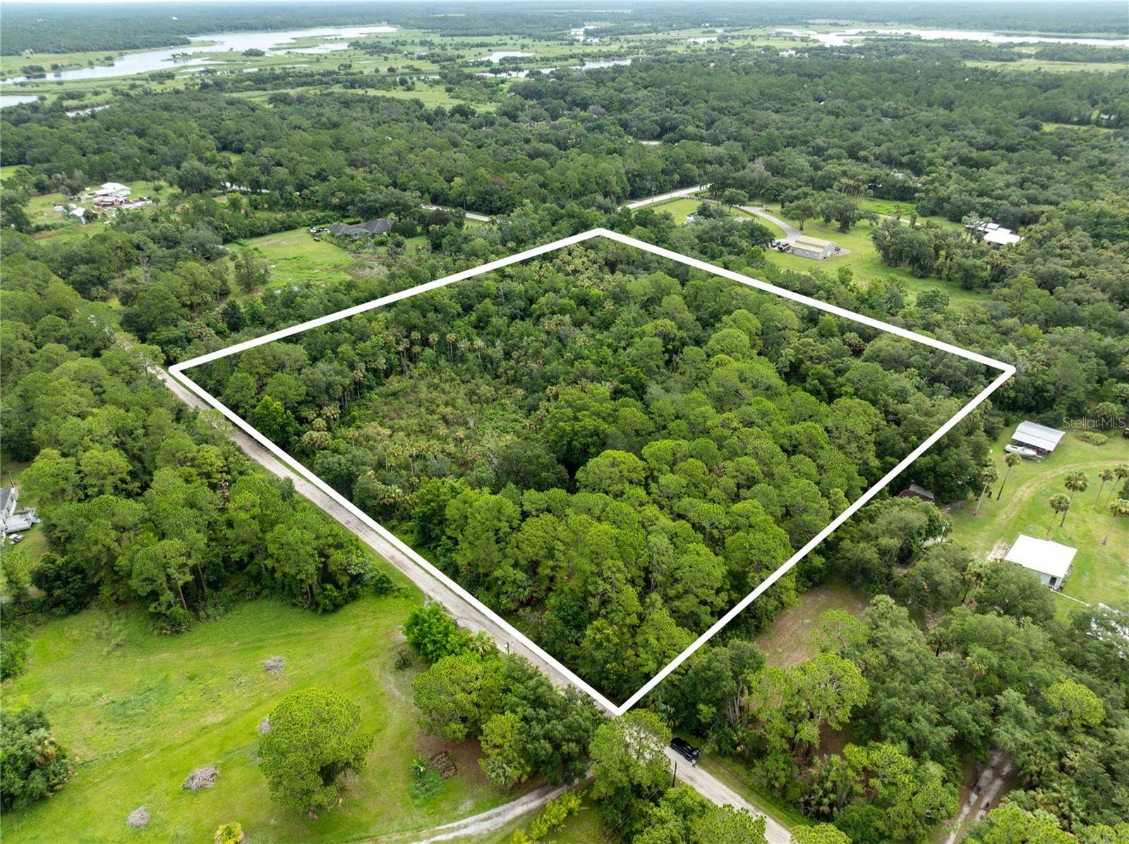 2750 PERCH RD, Geneva, FL 32732