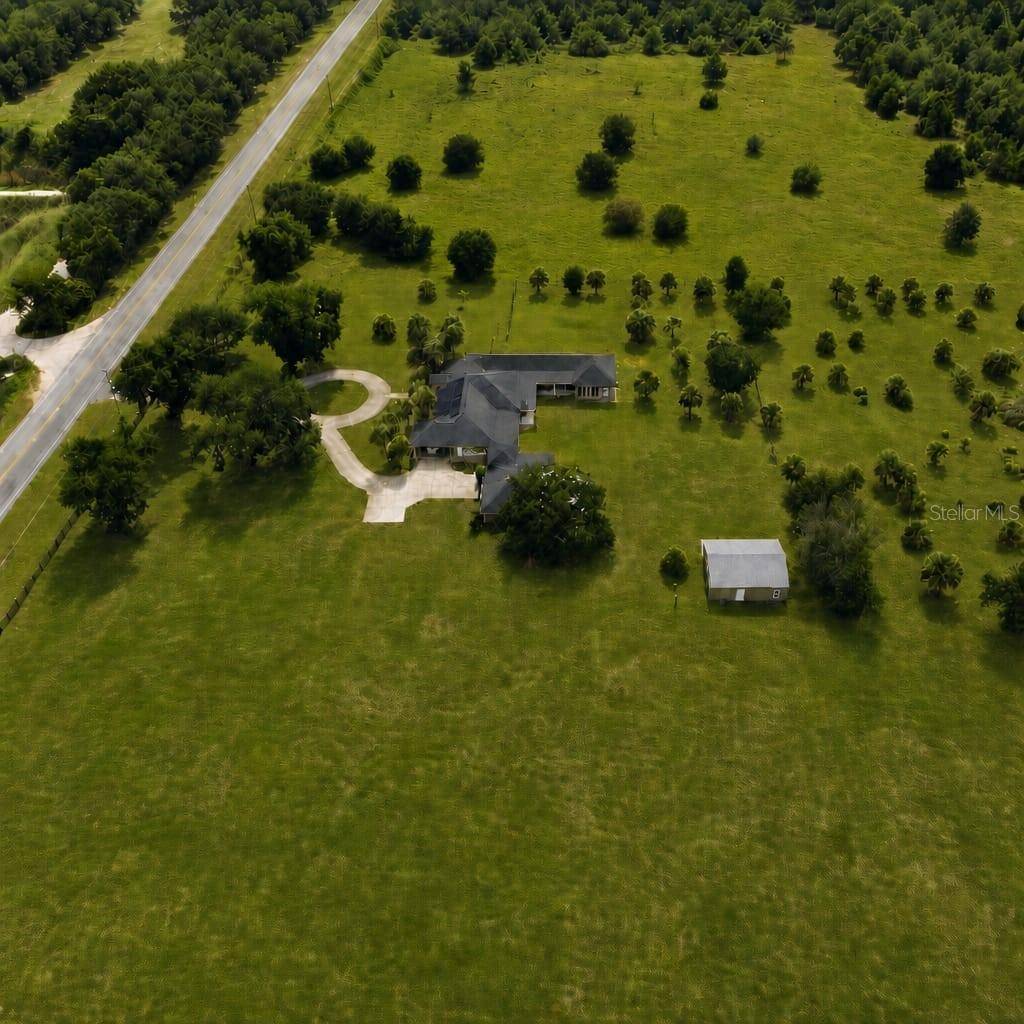37180 COUNTY ROAD 452, Grand Island, FL 32735