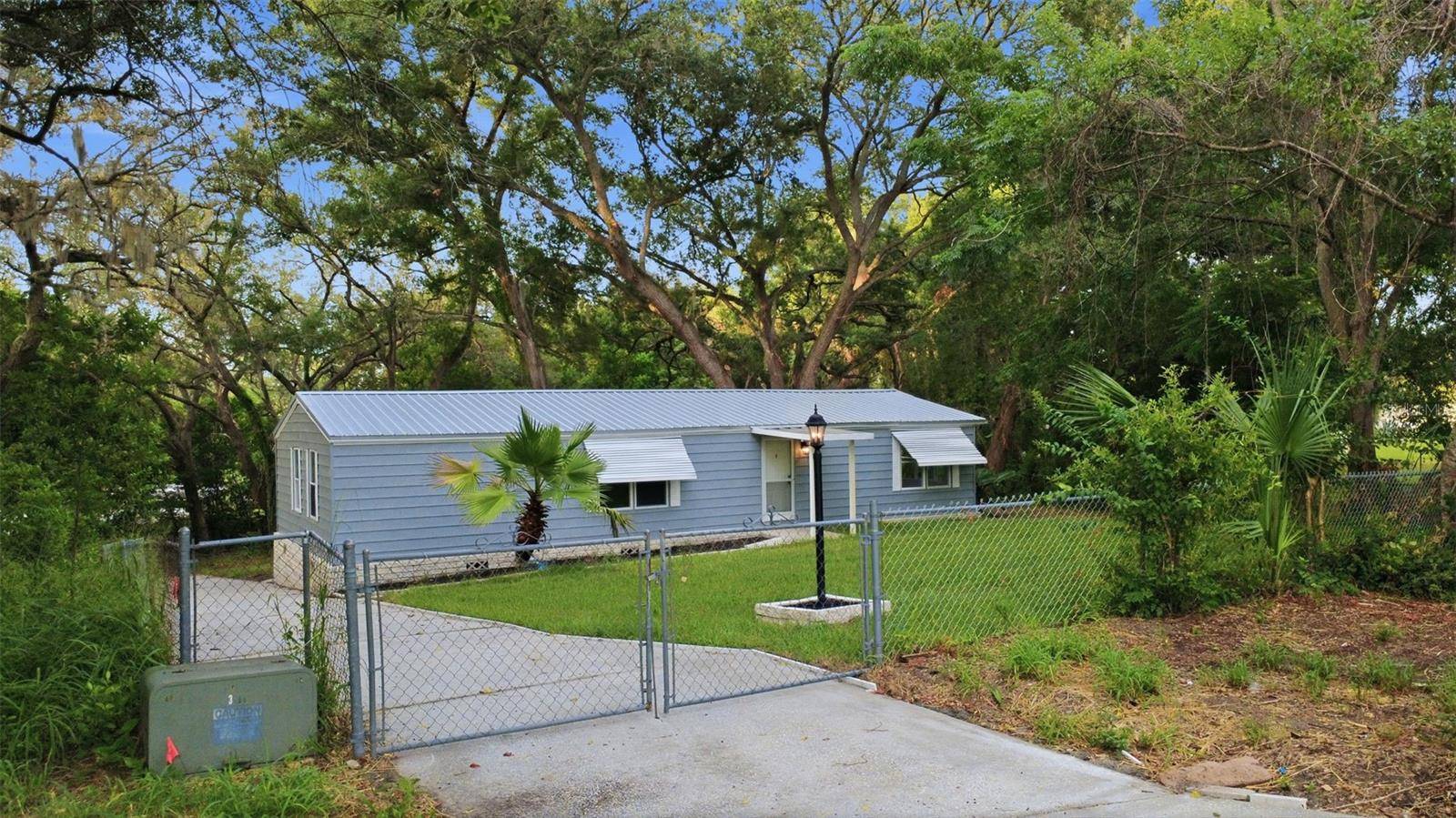 403 ACORN CIR, Fruitland Park, FL 34731
