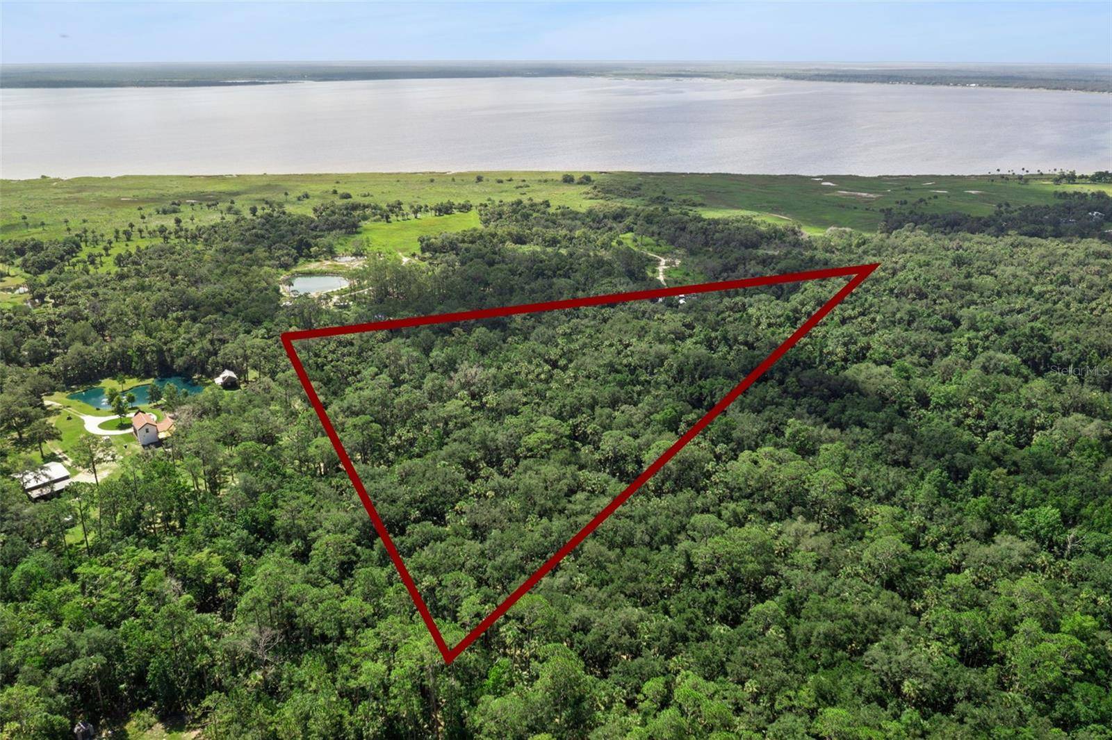 2401 CANVASBACK TRL, Geneva, FL 32732