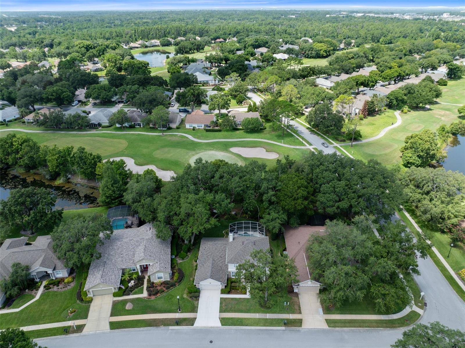 8052 LAUREL RIDGE DR, Mount Dora, FL 32757