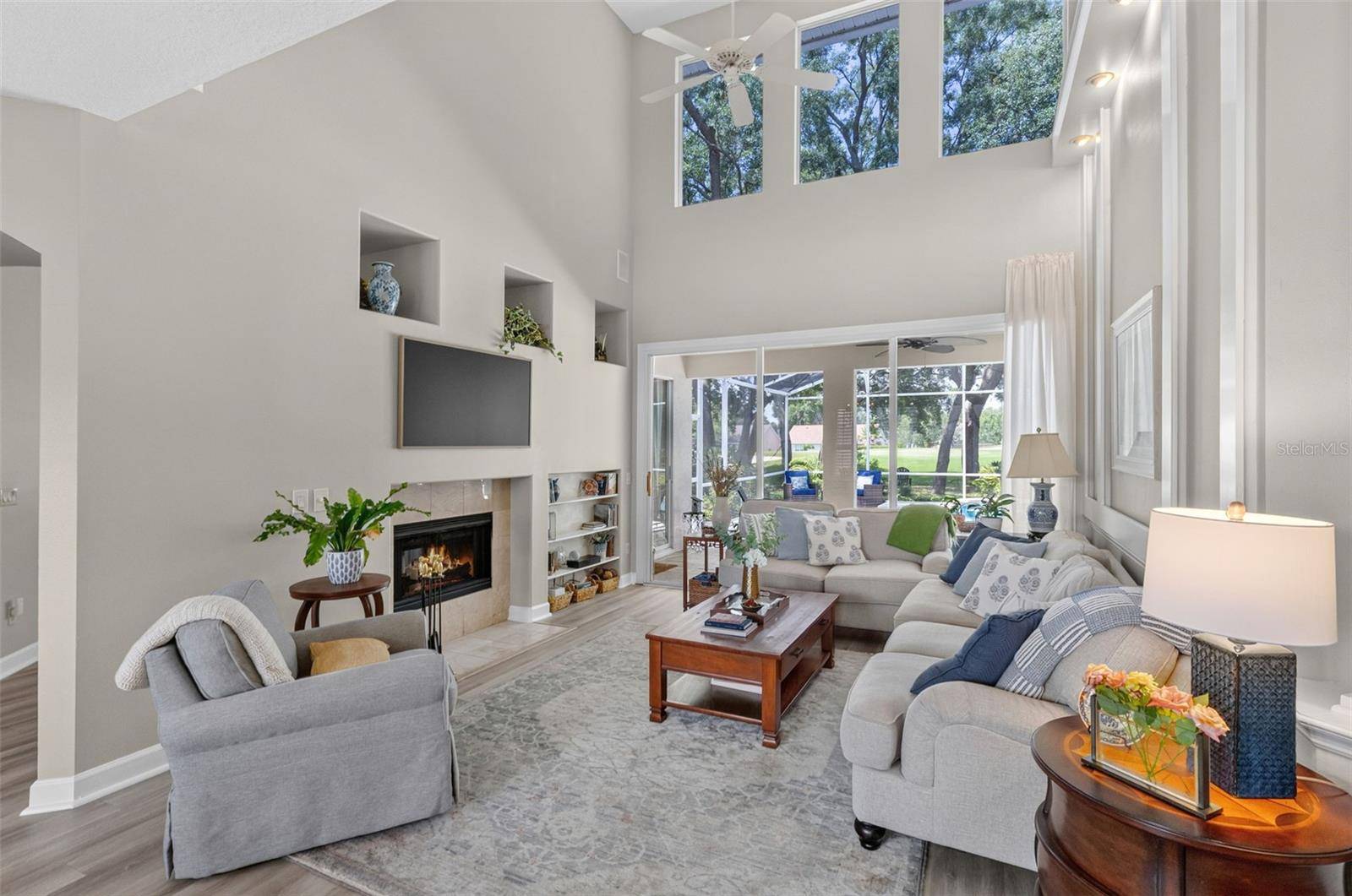8052 LAUREL RIDGE DR, Mount Dora, FL 32757