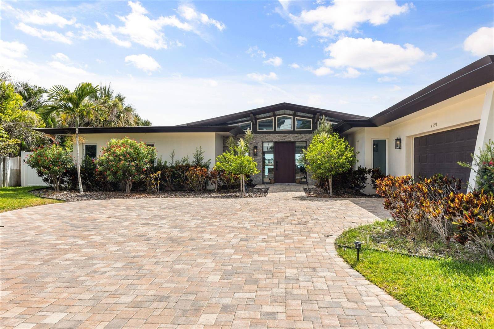 4598 CLEARWATER HARBOR DR S, Largo, FL 33770