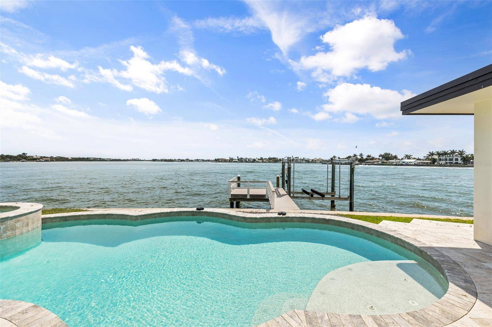 4598 CLEARWATER HARBOR DR S, Largo, FL 33770