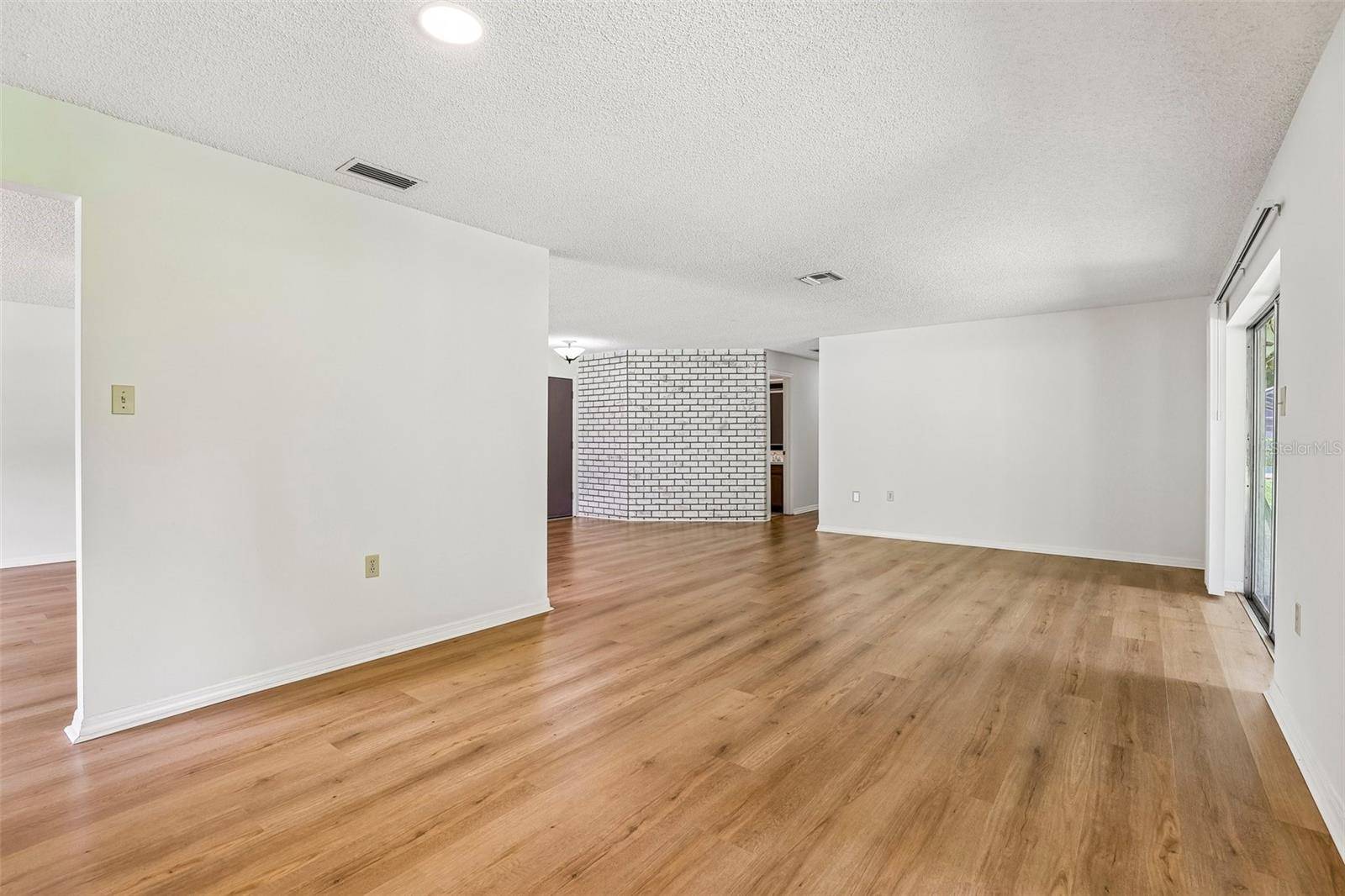 28 LINDA LN, Kissimmee, FL 34744